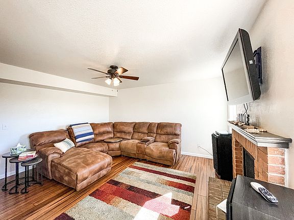 Living Room 1

Cozy up in one of the two living rooms, equipped with a gas fireplace and Smart TV!