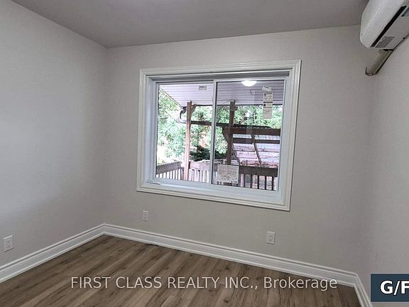 5th image of 301 Rhodes Ave