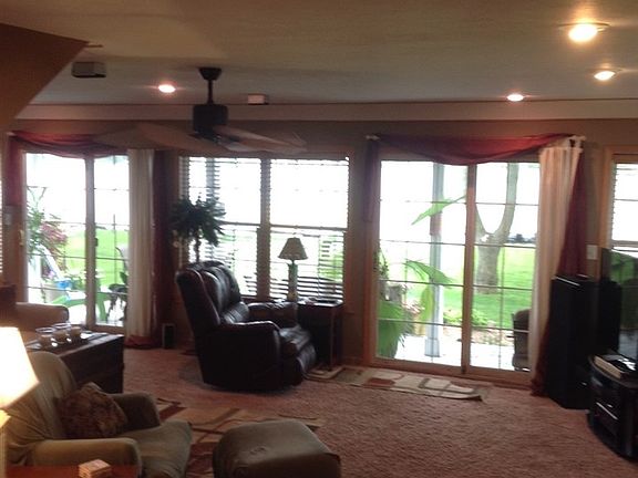 5th image of 22898 Lake Shore Dr