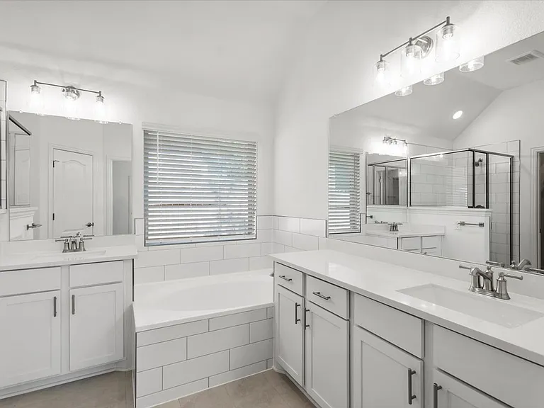 1425 Cole Estates Dr — Photo 38