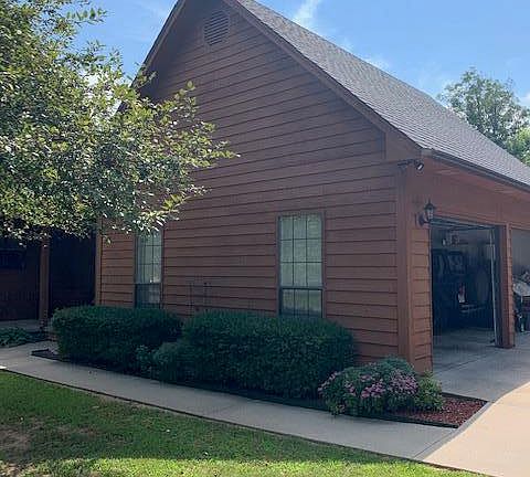 3rd image of 424 Becky Blvd