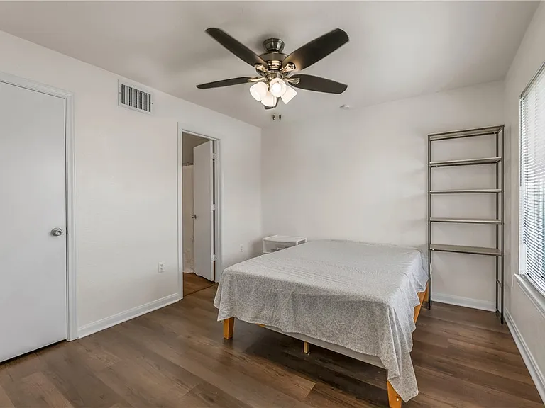 527 Parkway #303 — Photo 13