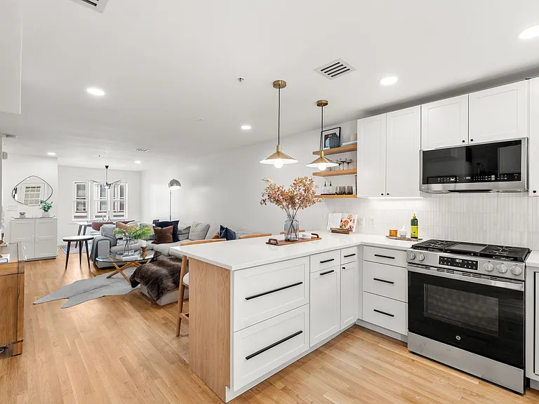 123 Tudor St — Photo 11