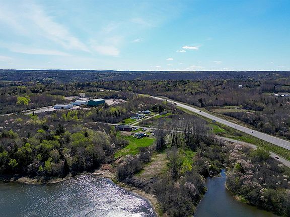 3rd image of 143 Robinson Weir Rd