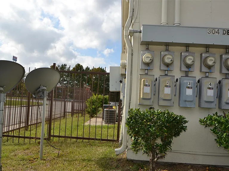 304 Dell Ct #6 — Photo 47