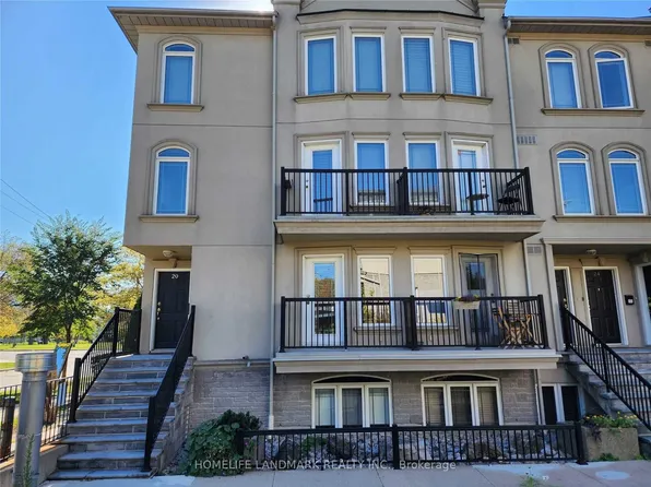 118 Finch Ave W #19, Toronto, ON M2N 7G2