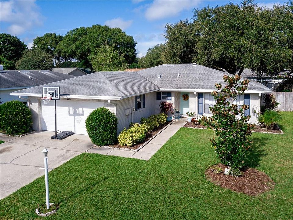 1st image of 905 E Heron Cir