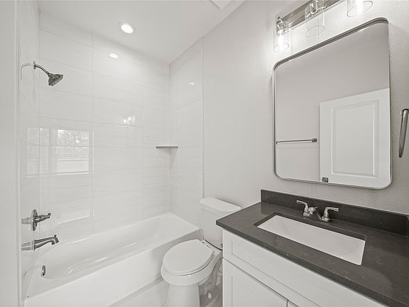 4th image of 4007 New Orleans St #B-1/2