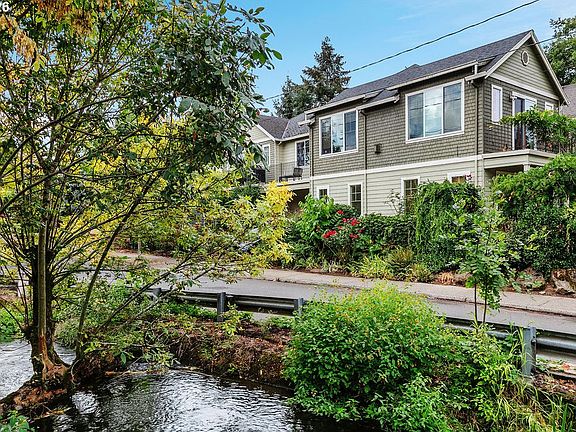 2nd image of 2032 SE Tenino St