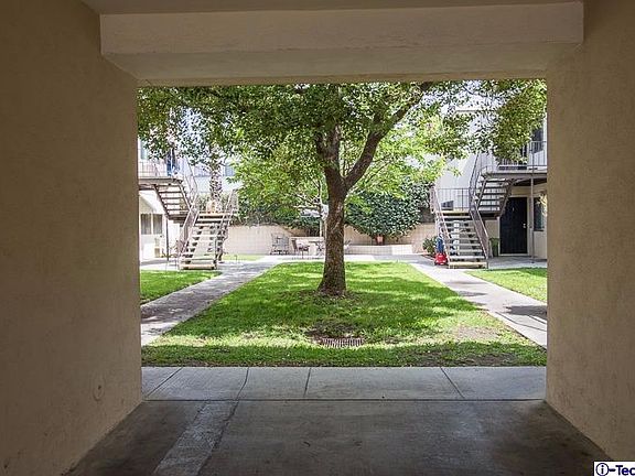 3rd image of 7137 Coldwater Canyon Ave APT 13