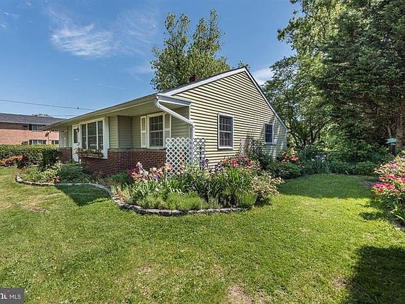 4th image of 406 Oak Dr