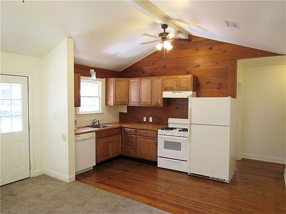 4th image of 209 E Live Oak St #B