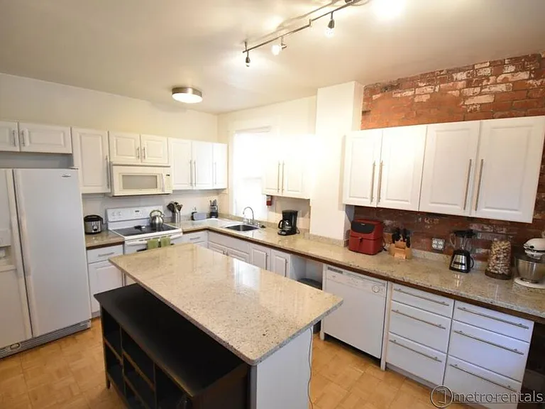 912 Lazelle-130 Concord — Photo 5