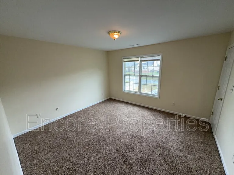 448 Anna St — Photo 8