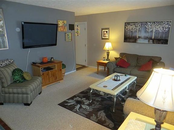 2nd image of 2504 Eckman Pl