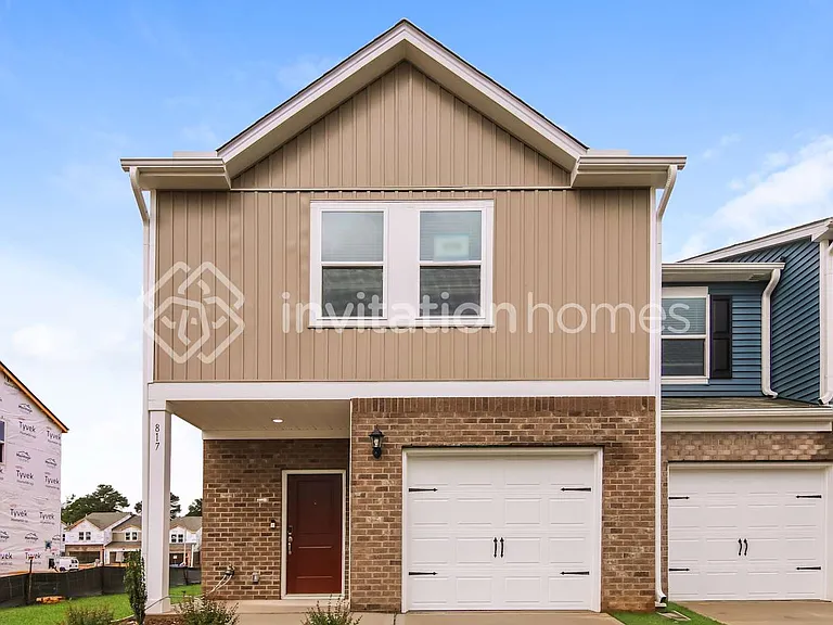 817 Holiday Park Ln — Photo 1