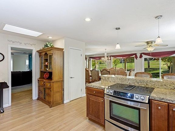 4th image of 11377 Torrey Pines Dr