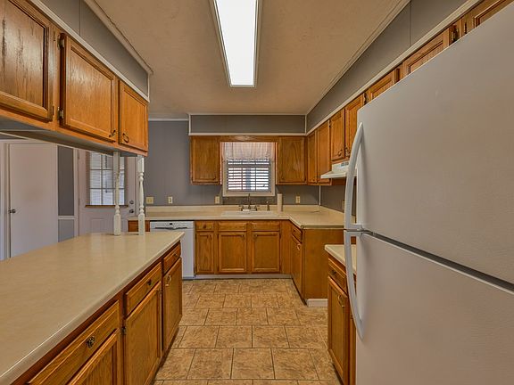 5th image of 124 Cypress Ln