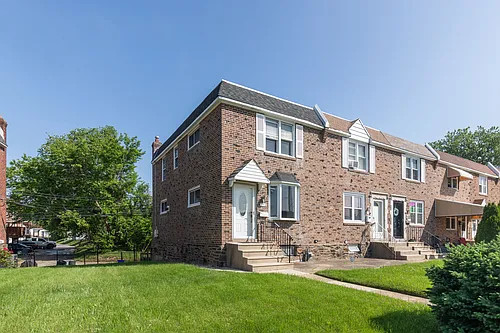 214 Westbridge Rd Photo 1