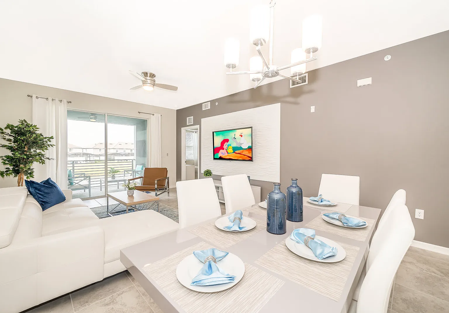Elegant 2Bed Condo in Storey Lake, Prime Location — Photo 2