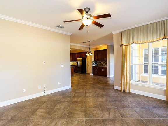 4th image of 6105 Eclipse Cir