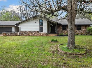 8667 Range Rd, Rogers, AR 72756