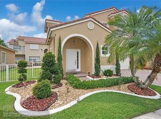 924 NW 126th Ter, Coral Springs, FL 33071