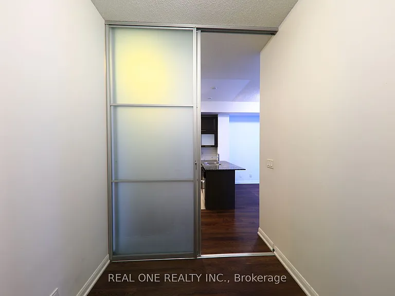 500 Sherbourne St #506 — Photo 14