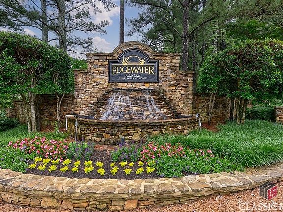 3rd image of 405 Woodbrook Way