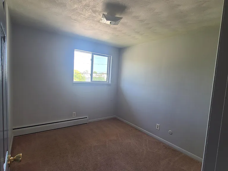 82 Mallory Rd #3 — Photo 6