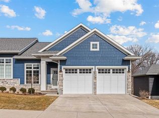 375 Hidden Ridge Dr, Coralville, IA 52241
