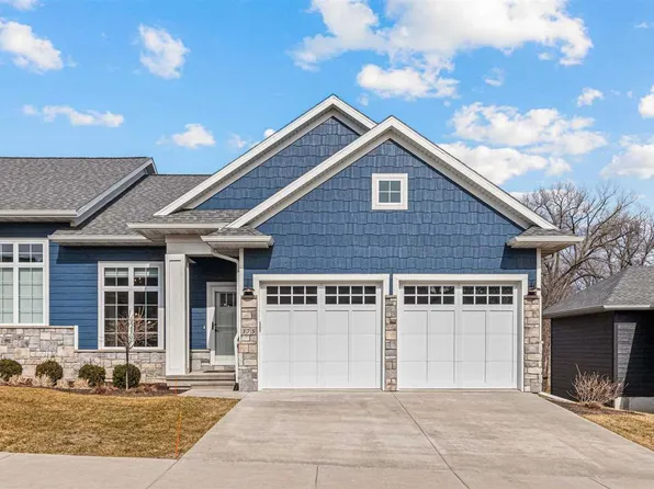 375 Hidden Ridge Dr, Coralville, IA 52241