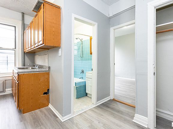 2nd image of 1625 Park Pl APT 7