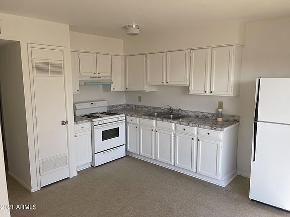 4th image of 320 S Central Ave #2