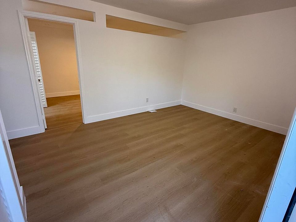 1st image of 726 S 11th St