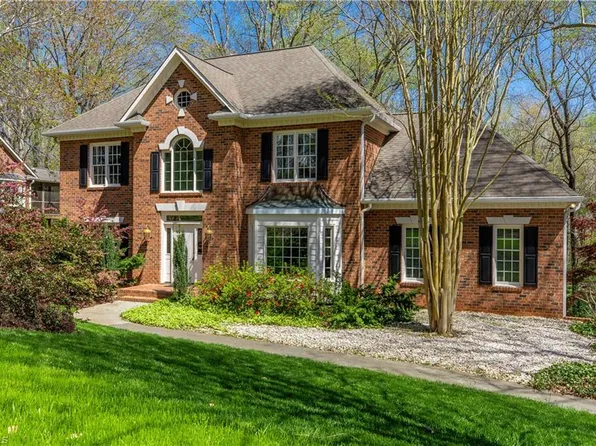 5096 River Chase Rdg, Winston Salem, NC 27104