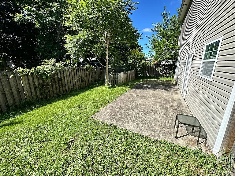 408 Cunningham Ln — Photo 28