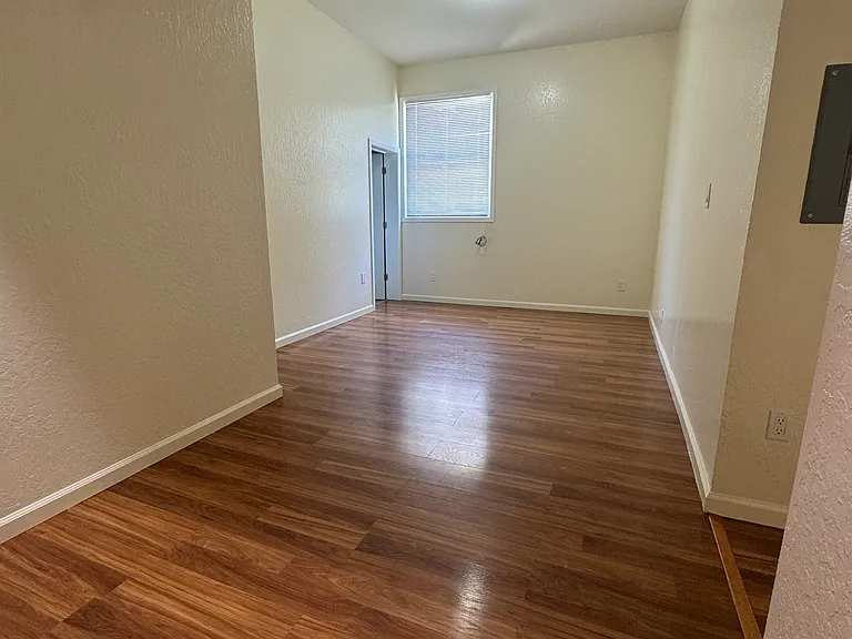1501 Larkin St — Photo 12
