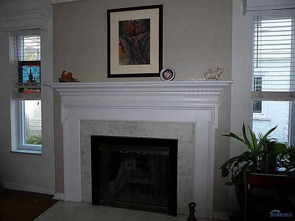 4th image of 2426 Barrington Dr