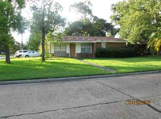 1930 Wildwood Ave, Orange, TX 77632