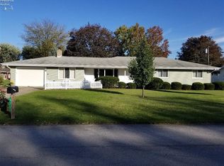 611 Greenfield Dr, Fremont, OH 43420