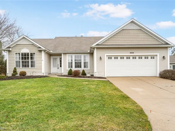 2455 Marbury Cir, Alliance, OH 44601