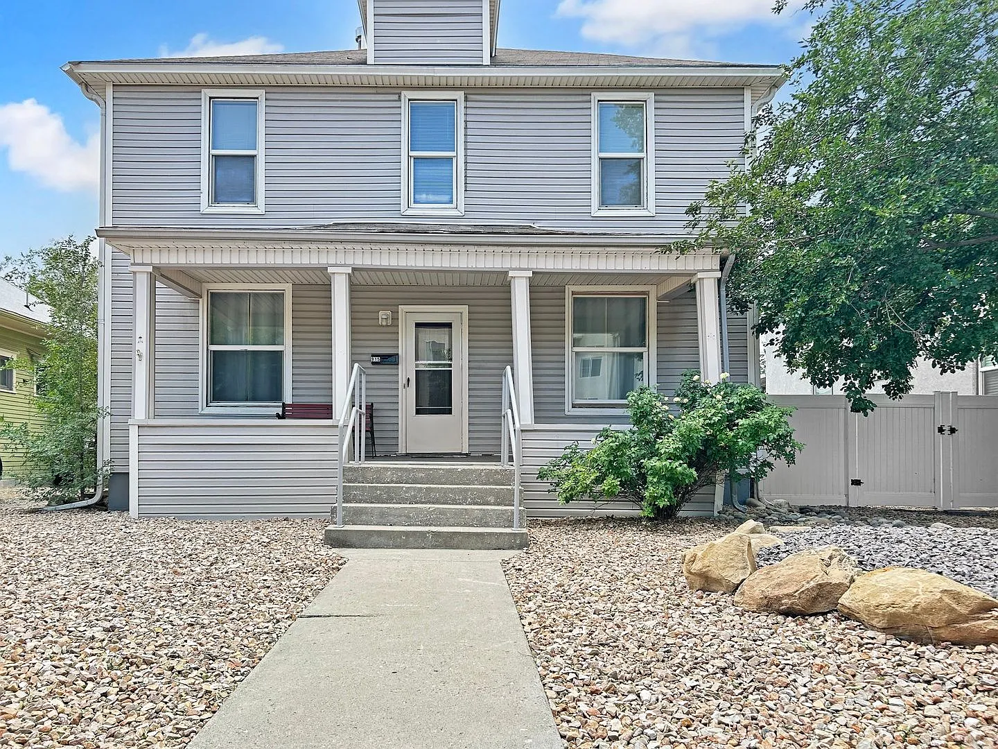 Fully Furnished 4-Bedroom Home | Downtown | Short-Term Lease! — Photo 2