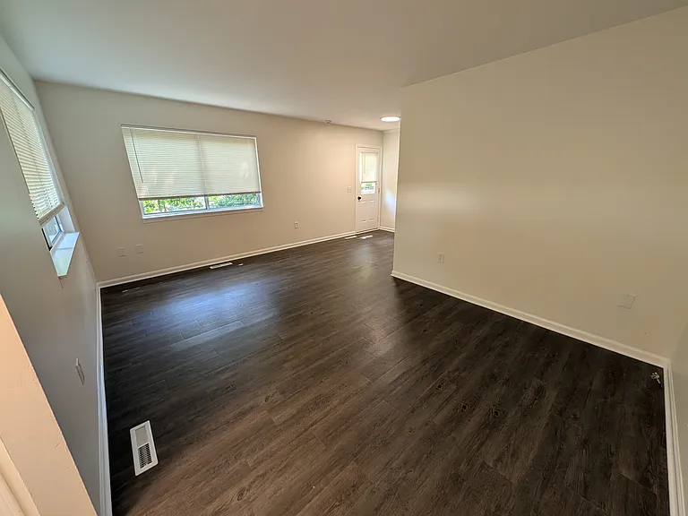 209 N Maxwell St #1 — Photo 2