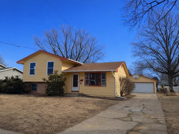 4305 69th St, Urbandale, IA 50322