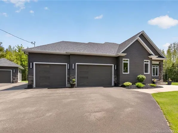 220 Du Portage St, Memramcook, NB E4K 3Y3