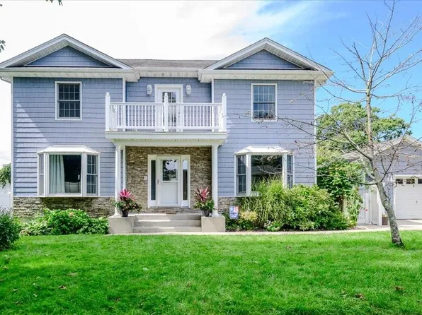 24 William Avenue, Islip, NY 11751
