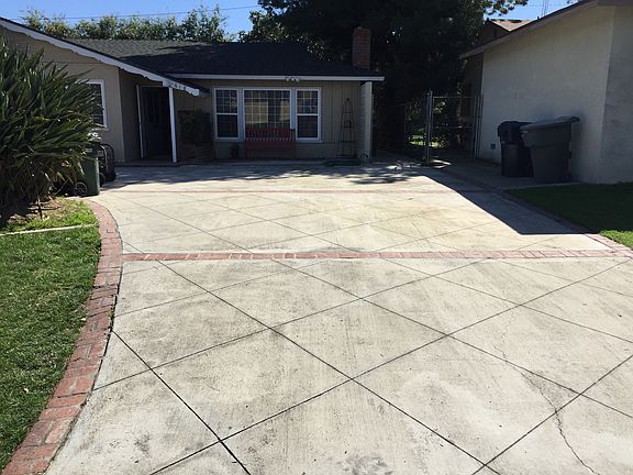 3rd image of 618 E Cypress Ave