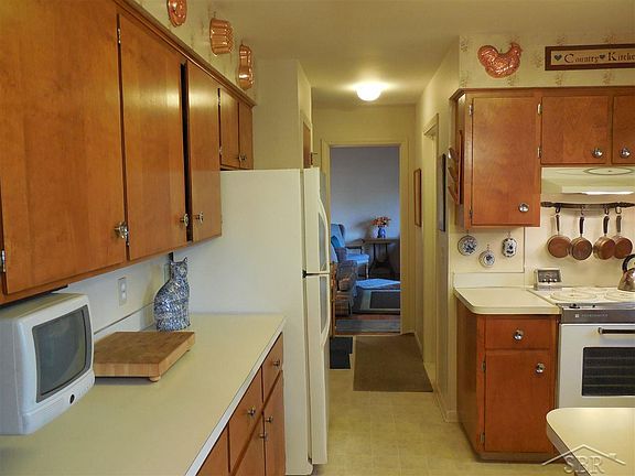 4th image of 599 N Frost Dr