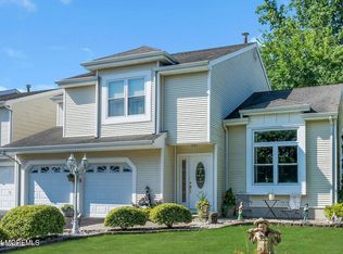 27 Baytree Cir #2, Middletown, NJ 07748